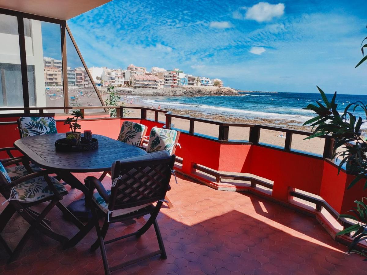 Front Line Beach With Fantastic Terrace. 特尔德 外观 照片