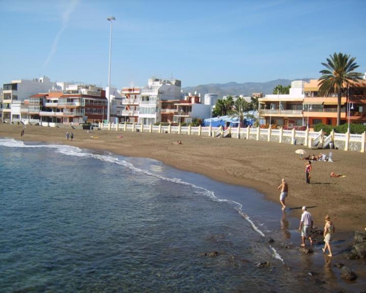 Front Line Beach With Fantastic Terrace. 特尔德 外观 照片